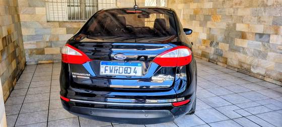 FORD FIESTA 1.6 TITANIUM PLUS SEDAN 16V FLEX 4P POWERSHIFT